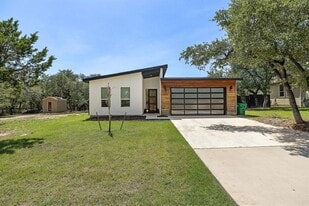 3002 Norton Ave in Lago Vista, TX - Building Photo