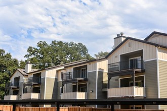 Overlook at Blue Ravine in Folsom, CA - Foto de edificio - Building Photo
