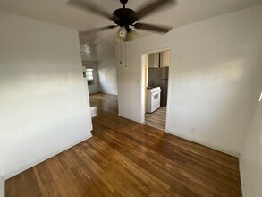 2475 Silver Lake Blvd in Los Angeles, CA - Building Photo - Building Photo