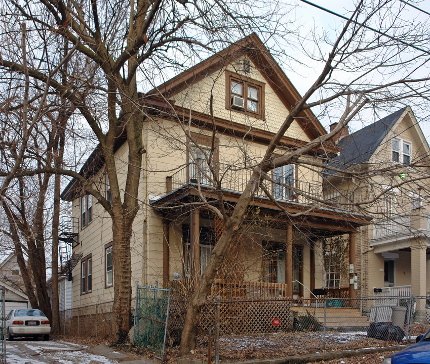 2371 Stratford Ave in Cincinnati, OH - Building Photo