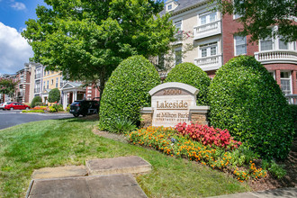 Lakeside at Milton Park in Alpharetta, GA - Building Photo - Building Photo