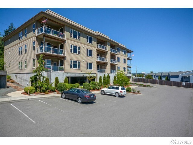 1850 SW Scenic Heights St in Oak Harbor, WA - Building Photo