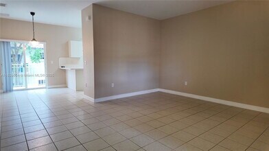 374 NE 27th Ave in Homestead, FL - Building Photo - Building Photo