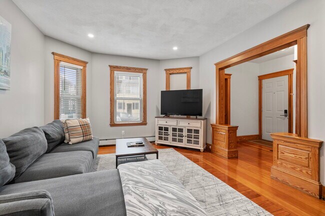 45 Bowen Ave in Medford, MA - Building Photo - Building Photo
