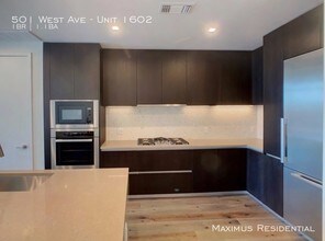 501 West Ave-Unit -Unit 1602 in Austin, TX - Building Photo - Building Photo