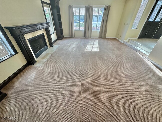 8240 Tivoli Cove Dr in Las Vegas, NV - Building Photo - Building Photo