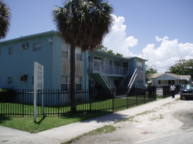 80 NE 82nd Ter in Miami, FL - Building Photo