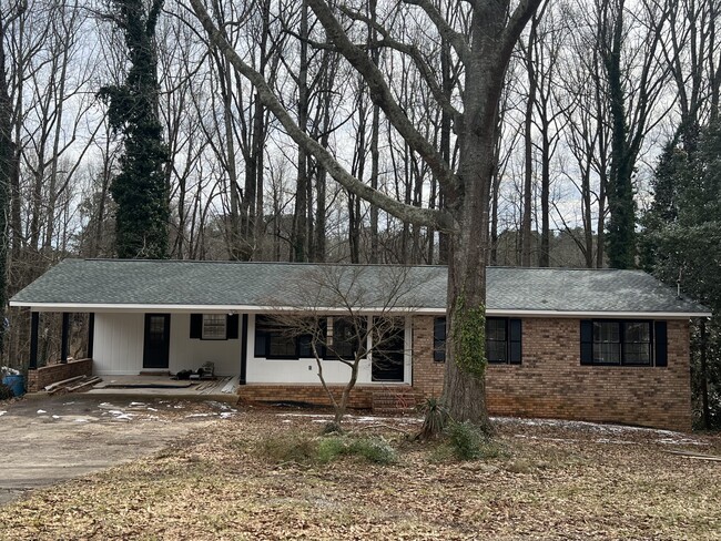 property at 1050 Crooked Creek Rd