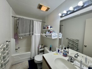 73 Gainsborough St, Unit 302 in Boston, MA - Foto de edificio - Building Photo