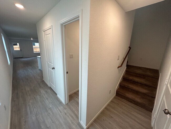 11026 Tree Line in San Antonio, TX - Building Photo - Building Photo