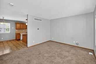 1603 SW Twin Gates Dr in Ankeny, IA - Building Photo - Building Photo