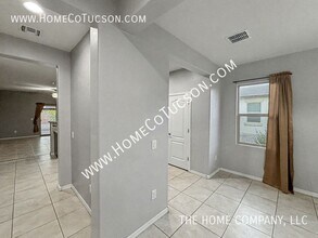 11675 W Vanderbilt Farms Way in Marana, AZ - Building Photo - Building Photo