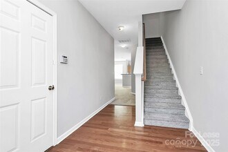 2138 Winthrop Chase Dr in Charlotte, NC - Building Photo - Building Photo