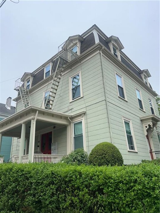 20 Pitman St in Providence, RI - Building Photo