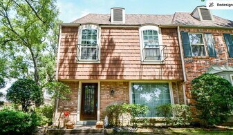 500 N Post Oak Ln in Houston, TX - Building Photo