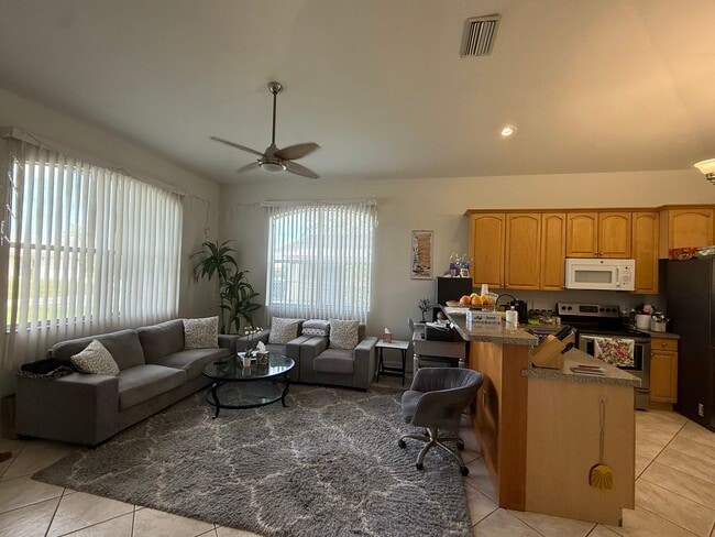 317 Santurce Ave in North Port, FL - Building Photo - Building Photo