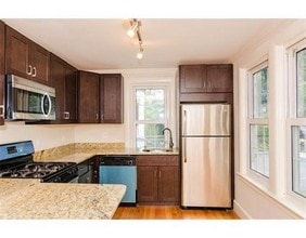 2 Braemore Rd, Unit 1 in Boston, MA - Foto de edificio - Building Photo