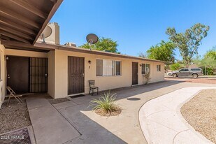 2235 N 28th St in Phoenix, AZ - Building Photo