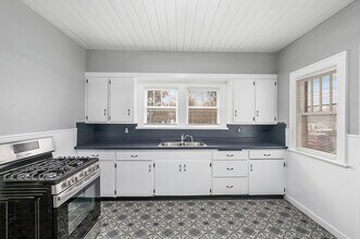 861 Douglas St NW in Grand Rapids, MI - Building Photo - Building Photo