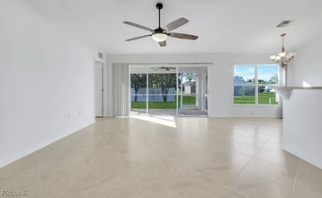 2334 W Price Blvd in North Port, FL - Foto de edificio - Building Photo