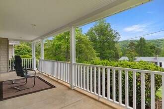 2 W Maple Dr in Asheville, NC - Building Photo - Building Photo