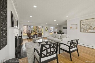 95 Hillsdale Rd in Bloomfield Hills, MI - Building Photo - Building Photo