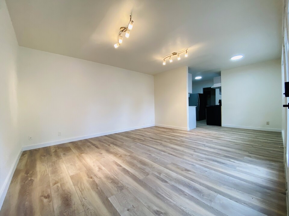 1201 Radcliff Dr, Unit 0 in Austin, TX - Building Photo