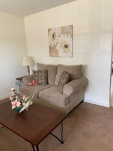 369 Crabapple Cir, Unit 96 in Fayetteville, NC - Foto de edificio - Building Photo