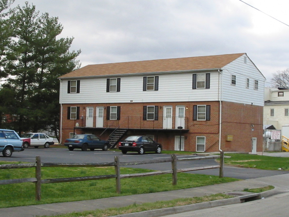 Avendale Townhomes in Roanoke, VA - Building Photo