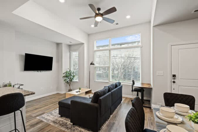 2037 Statesville Ave in Charlotte, NC - Building Photo - Building Photo