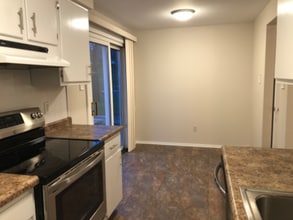 311 Dolomite Ct in Latrobe, PA - Building Photo - Building Photo