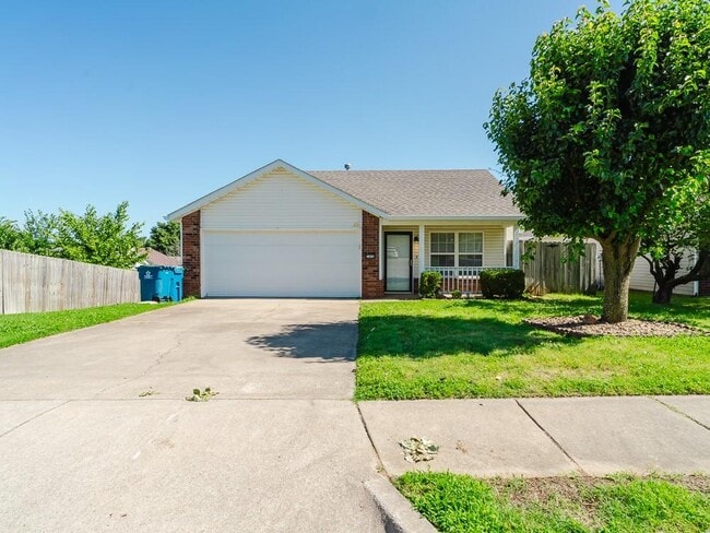 2404 SW Morris St in Bentonville, AR - Building Photo - Building Photo