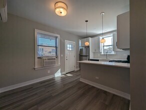 3931 N Janssen Ave, Unit 2 in Chicago, IL - Foto de edificio - Building Photo