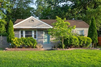 2129 Crystal Dr in Nashville, TN - Building Photo - Building Photo