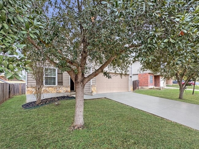 1826 Strawhouse Way in San Antonio, TX - Building Photo - Building Photo