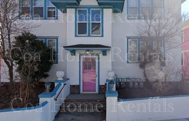 property at 3227 E Oakland Ave