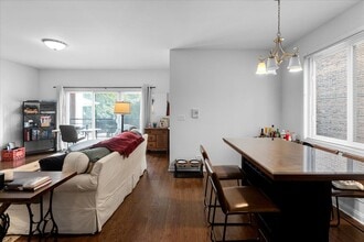 3528 W Shakespeare Ave, Unit # 01 in Chicago, IL - Building Photo - Building Photo