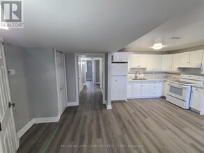 16 Rintella Ct in Toronto, ON - Building Photo - Building Photo