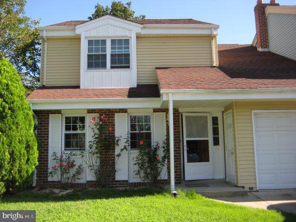 111 Carleton Ln