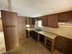 1806 E Webster Rd in Flint, MI - Building Photo - Building Photo