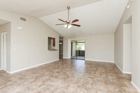 411 Vin Rose Cir SE in Palm Bay, FL - Foto de edificio - Building Photo