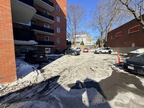 125 Trapelo Rd, Unit 34 in Belmont, MA - Foto de edificio - Building Photo