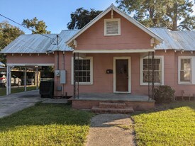 510 E Cedar St in Crowley, LA - Building Photo