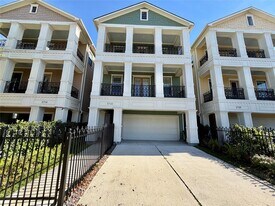 2710 Nicholson St in Houston, TX - Building Photo