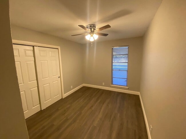 property at 2006 W Northgate Dr