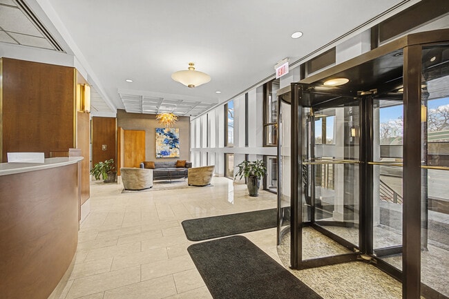 1660 N La Salle Dr in Chicago, IL - Foto de edificio - Building Photo