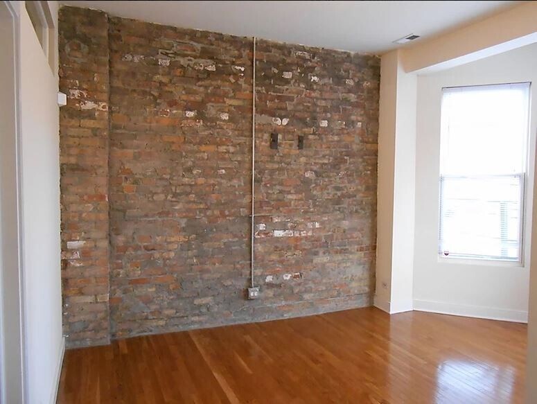 850 W Fletcher St, Unit 2R in Chicago, IL - Building Photo