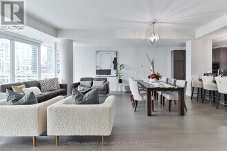 29 Queens Quay E in Toronto, ON - Building Photo - Building Photo