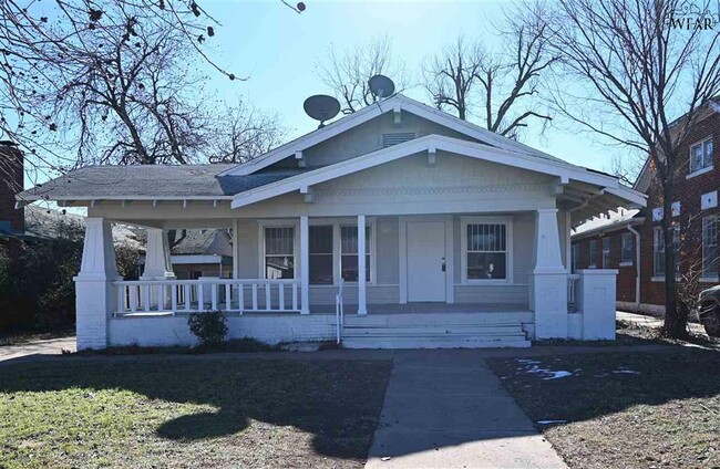 property at 1705 Pearl Ave