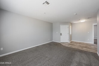 16033 N 25th St in Phoenix, AZ - Building Photo - Building Photo